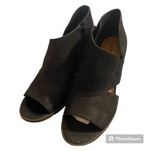 Black Lucky Brand size 8M cutout booties.